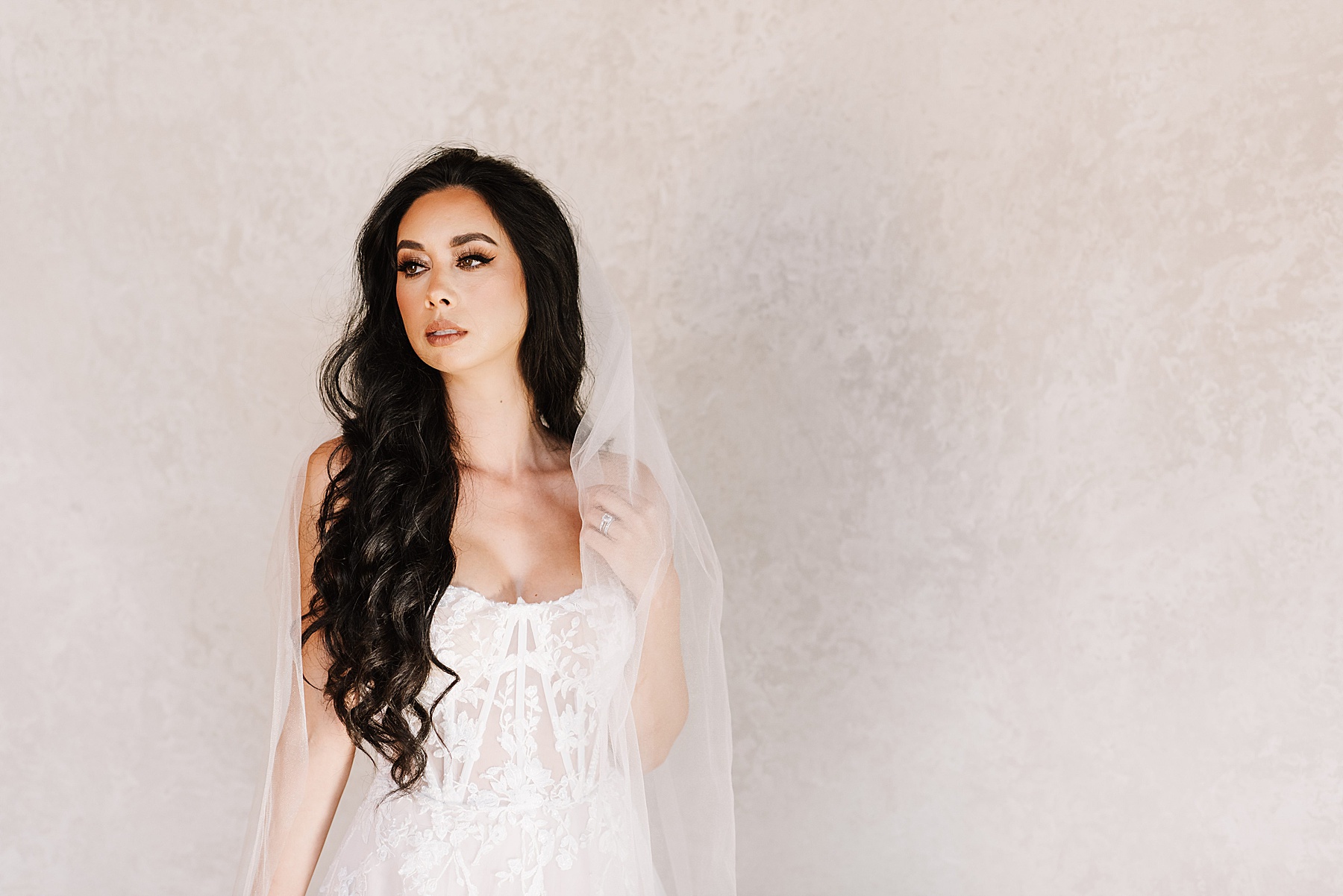 how to pick your wedding dress by nikkels photography