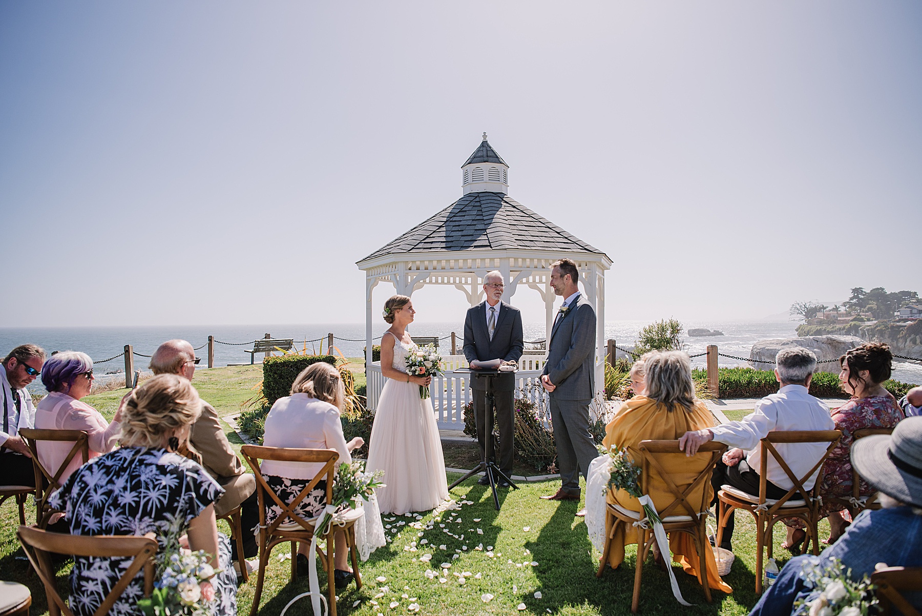 Nikkles Photography, a California wedding photographer, shares her tips for building a perfect wedding day timeline for your wedding.