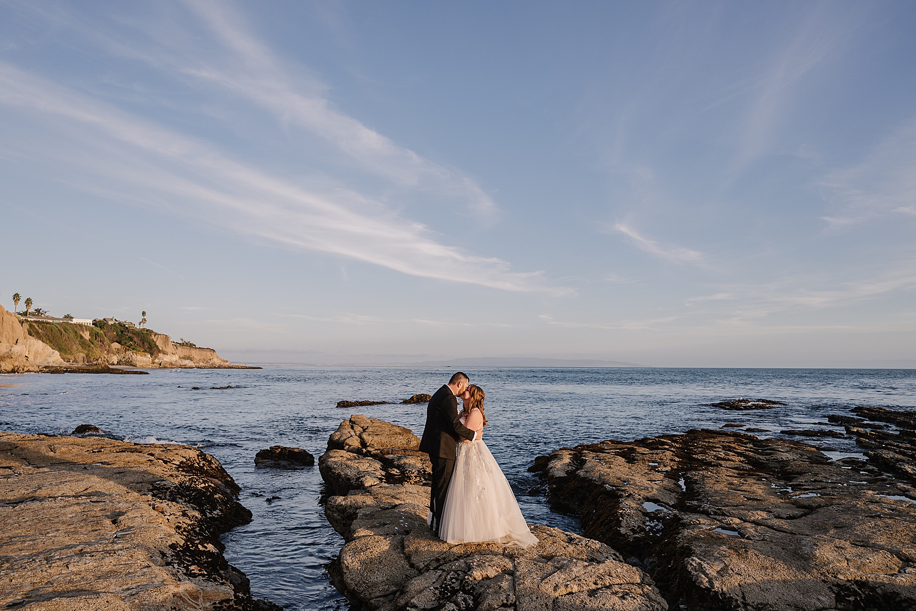 Planning a wedding at The Cliffs Hotel & Spa? Discover what makes this iconic Pismo Beach wedding venue so special.